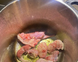 Foto del paso 1 de la receta: Conejo encebollado con patatas (olla exprés) 🐰🧅