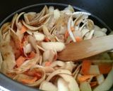 A picture of step 2 of Irmgards Appeeling Soup.