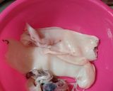 Foto langkah ke 1 dari resep Cumi Goreng Tepung.