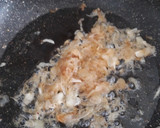 Foto del paso 2 de la receta: Salchichas frescas con cebolla caramelizada