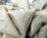 A picture of step 18 of Meaty Cheesy Samboosy.