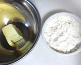 A picture of step 1 of Diamants (Diamond Cookies).