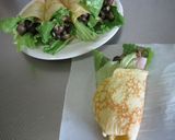 A picture of step 7 of Lettuce and Mushroom Rice Flour Crepes.