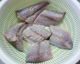 A picture of step 2 of Mackerel Simmered in Glossy Miso Sauce in 10 Minutes.