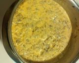A picture of step 3 of Gomba Pörkölt.