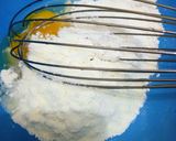 Foto langkah ke 1 dari resep Pancake Lipat.