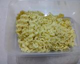 Foto langkah ke 3 dari resep Mie tek tek megicom ala lucy's.
