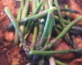 Foto langkah ke 2 dari resep Ayam Asparagus Saus Tiram.
