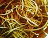 A picture of step 2 of Hakata-style Motsu Offal Hot Pot (Lightly-Flavored Soy Sauce Version).