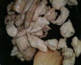 A picture of step 4 of Rice Bowl with Chicken Breast and Bell Peppers Stir-Fried in Oyster Sauce.