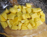 Foto del paso 1 de la receta: Mango fresco y yogurt con chía, semillas de amapola y chocolate amargo