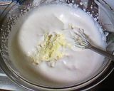 A picture of step 5 of Rich and Smooth Strawberry and Fresh Cheese Ice Cream.