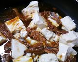 A picture of step 1 of Canned Pacific Saury & Tofu with Eggs.