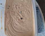 Foto del paso 5 de la receta: Helado de café capuchino con trocitos de chocolate