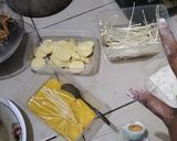 Foto langkah ke 3 dari resep Fried Enoki salted egg.