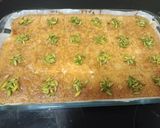 Foto langkah ke 6 dari resep Basbousa / Namoura Cake with Filling Cream.