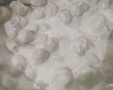 A picture of step 4 of Dahi vada.