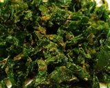 A picture of step 2 of Crackling spinach.