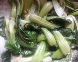 Hình bước làm 3 của món Cải chíp xào nấm