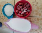 Foto langkah ke 1 dari resep Strawberry ice cream.
