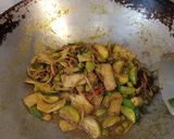 รูปขั้นตอนการทำที่ 5 ของ ไก่ผัดพริกแกง (เจ)