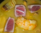 Foto del paso 8 de la receta: Bisque de Langostinos, Chirlas, Mejillones, Dorada y Atún Rojo
