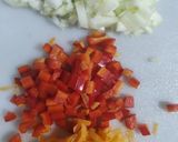 Foto del paso 2 de la receta: Tortilla de vegetales 🥕🥬🥦🧅🌶️
