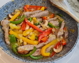 Foto del paso 3 de la receta: Salteado de ternera con pimientos tricolor y champiñones