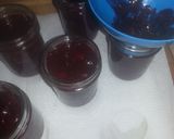 A picture of step 7 of Holiday Cran-Strawberry Jam.