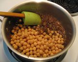 A picture of step 3 of Indian Chickpea Curry: Chola.