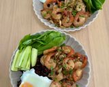รูปขั้นตอนการทำที่ 5 ของ กุ้งผัดกระเทียม