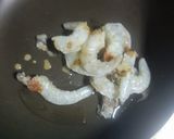 รูปขั้นตอนการทำที่ 1 ของ กุ้งผัดมันกุ้ง