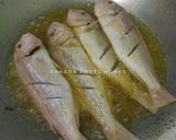 Foto langkah ke 2 dari resep Ikan Terisi Bumbu Acar Kuning.