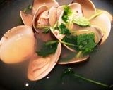 A picture of step 4 of A Standard! Hamaguri Clam Sake Simmer.