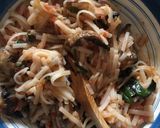 Foto del paso 4 de la receta: Fideos con albahaca, tomate y champiñones