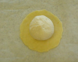 A picture of step 10 of Exquisite Melon Bread.