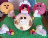 A picture of step 14 of Vickys Kids Easter Cupcakes/Farmyard Cake Decoration Instruction.