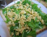 A picture of step 4 of Three-Texture Toast with Mizuna and Tempura Crumbs.
