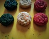 A picture of step 3 of Three colour semolina sandesh.