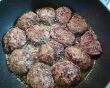 A picture of step 4 of Delicious Hamburgers Simmered In Demi-glace Sauce.
