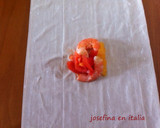 Foto del paso 3 de la receta: Saquitos de pasta filo rellenos con camarón y naranja/Fagottini con gamberetti e arancia