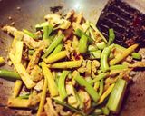 A picture of step 4 of Drunken Noodles (Chicken Pad Kee Mao).