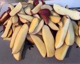Une image de l'étape 1 de Pommes de terre au lard, poivrons et tomates.