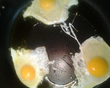 A picture of step 3 of Baked beans on toast with egg.