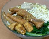 Foto langkah ke 6 dari resep Ceker Topping Mie Ayam Karya Anindya.