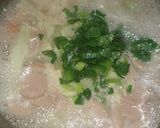 Foto langkah ke 4 dari resep Sop Salmon Spesial.