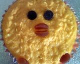A picture of step 8 of Vickys Kids Easter Cupcakes/Farmyard Cake Decoration Instruction.