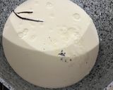 Foto del passaggio 2 della ricetta Gelato alla vaniglia con gelatiera🍨