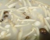 Hình bước làm 2 của món Cháo nấm thịt xay