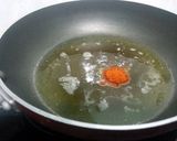A picture of step 4 of Spicy Buttered Egg Sandwich.